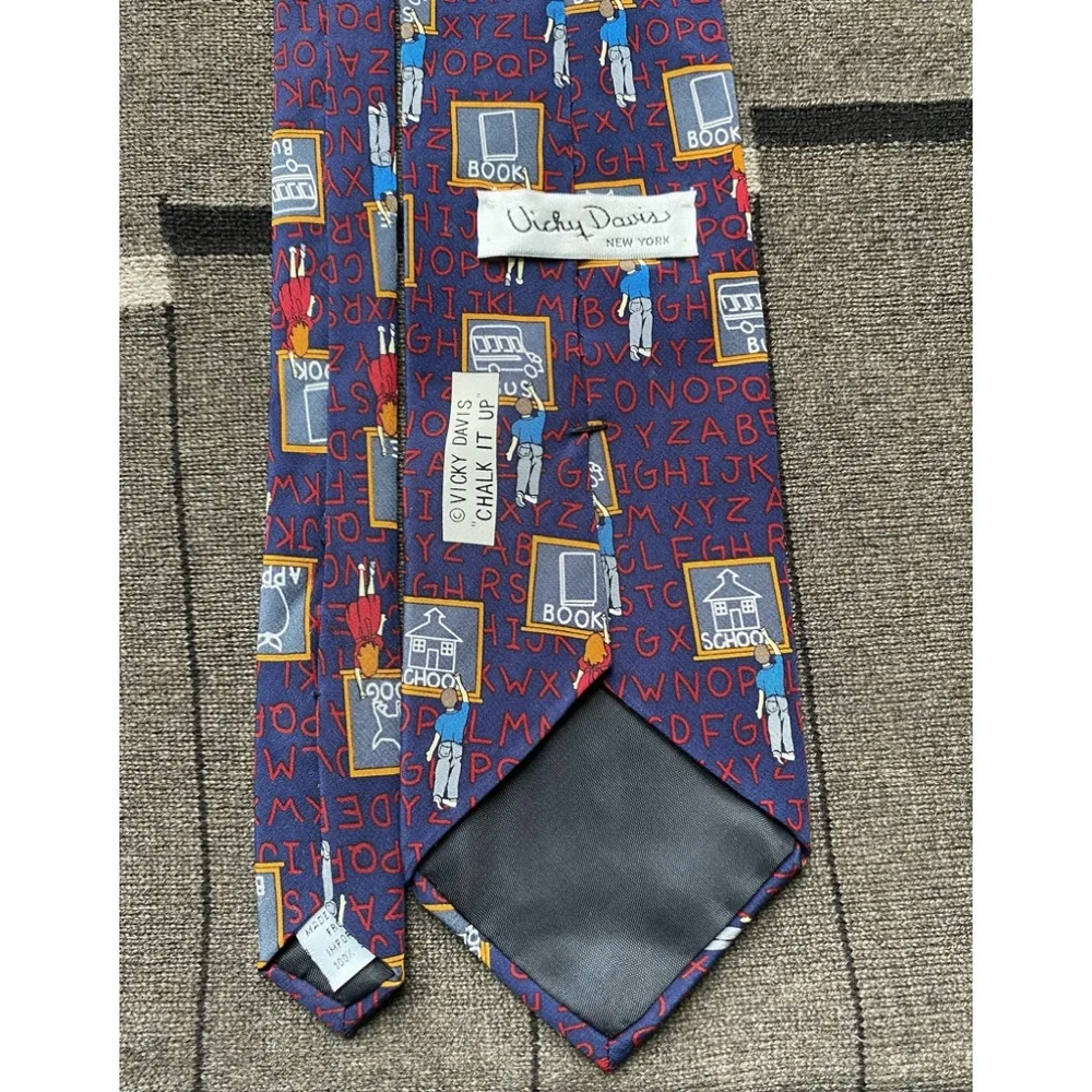 Vichy Davis “CHALK IT UP” School Tie